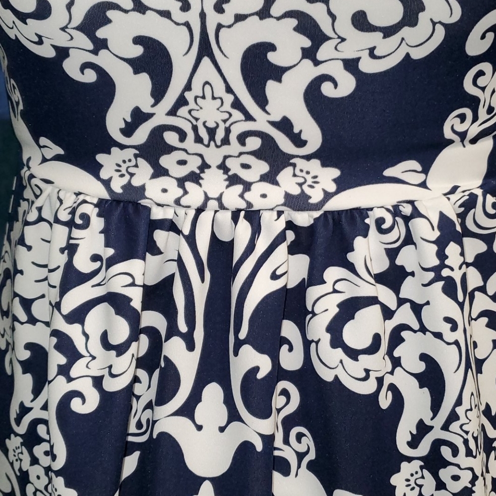 Pattern dress - Picture 2 of 7